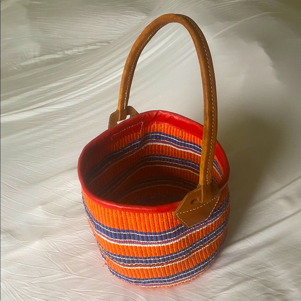 Vintage RARE Hand Woven Sisal African Shopper Tote Bucket Bag Real Leather NICE!